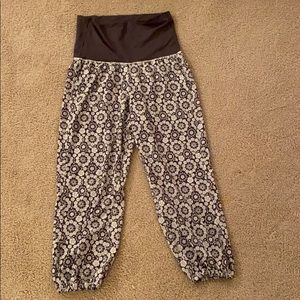 Lululemon polyester crop.